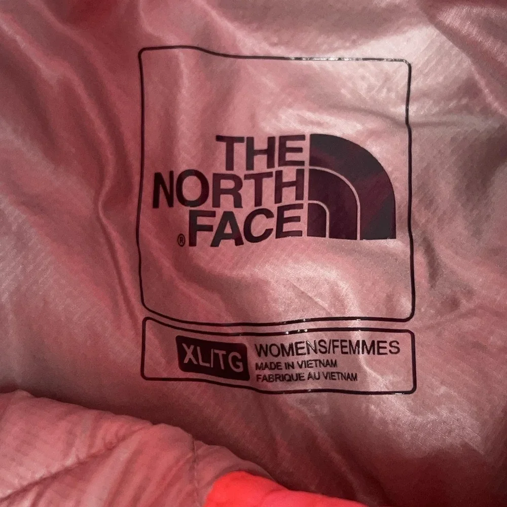 The North Face Vest Womens XL Pink ThermoBall Quilted Puffer Outdoor Lightweight